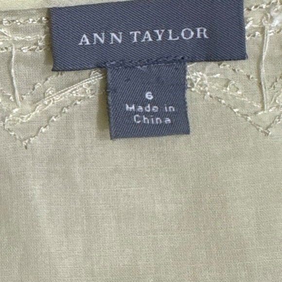 Ann Taylor Blouse Women’s Sz 6 Light Yellow Embroidered Top Semi Sheer V Neck - Picture 10 of 13